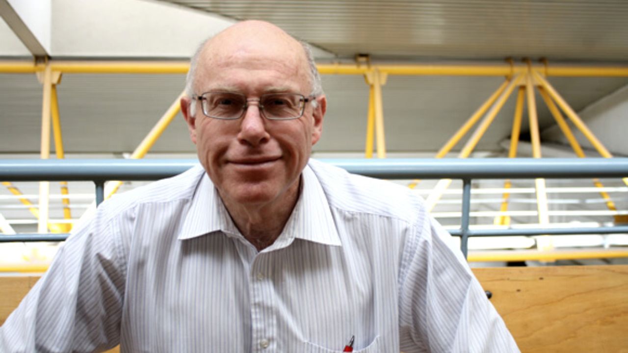 Mario Waissbluth: “La permisología le cuesta a Chile entre 2 y 3% en la tasa de crecimiento del PIB”