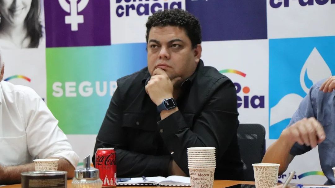 José Toro, secretario general PPD: “Bachelet ha sido clara en manifestar que no quiere ser candidata y que espera nuevos liderazgos”