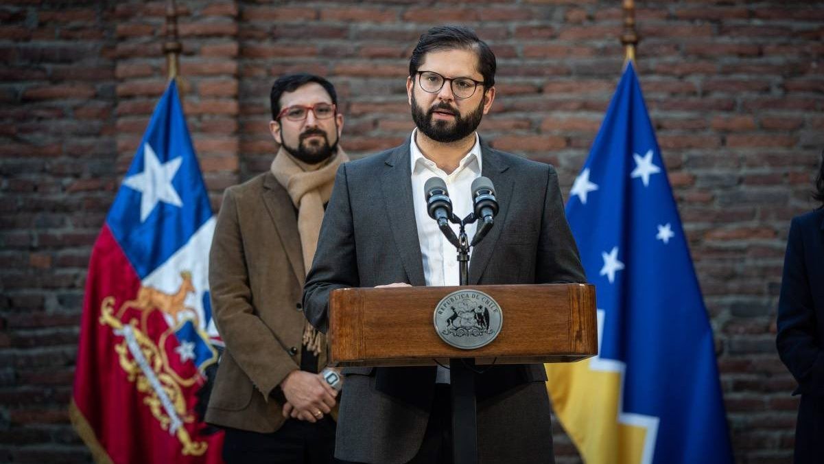 Lo que implica para Boric la caída de Maya Fernández y la última baja de su círculo de hierro