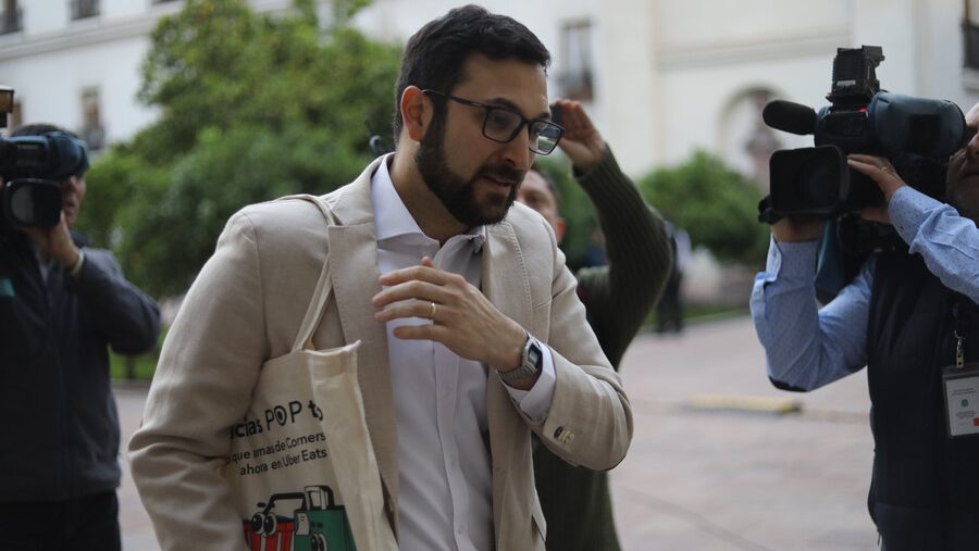 La larga cadena de desaciertos que forzó la renuncia de Crispi al Segundo Piso