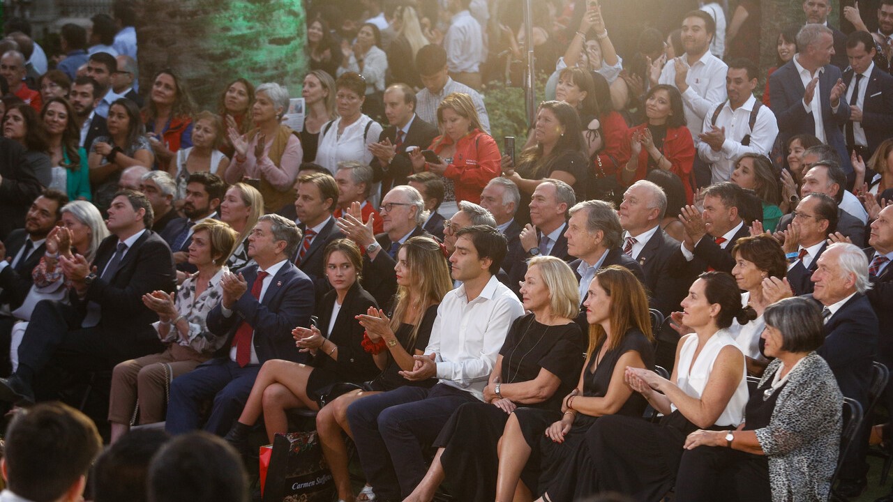 Crónica: En su discurso más emotivo y político, Cecilia Morel habla de unidad de Chile Vamos a Amarillos
