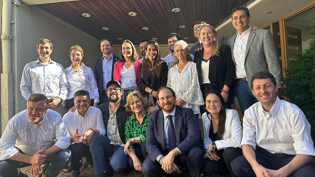 La reunión en que Matthei definió la elección de Francisco Orrego como la madre de todas las batallas