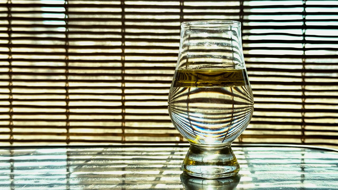 Algo es algo: Agua y aceite