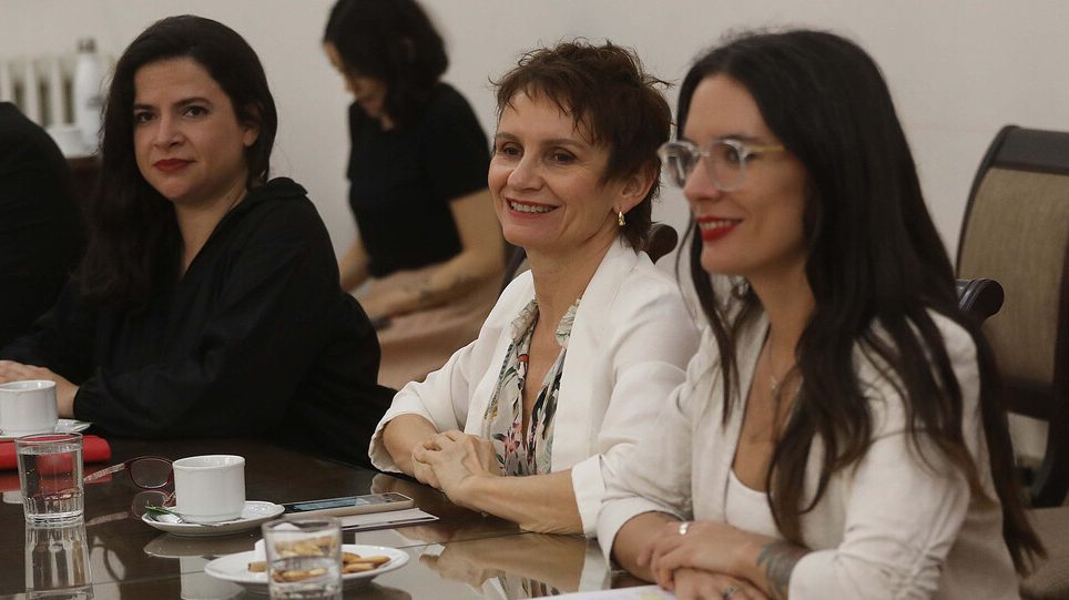 Se quedaron en silencio. Por Natalia González