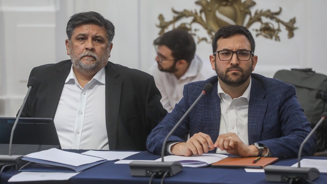 Caso Monsalve: Crispi se escuda en que las conversaciones con Boric son privadas y en la tesis del “aprendizaje”