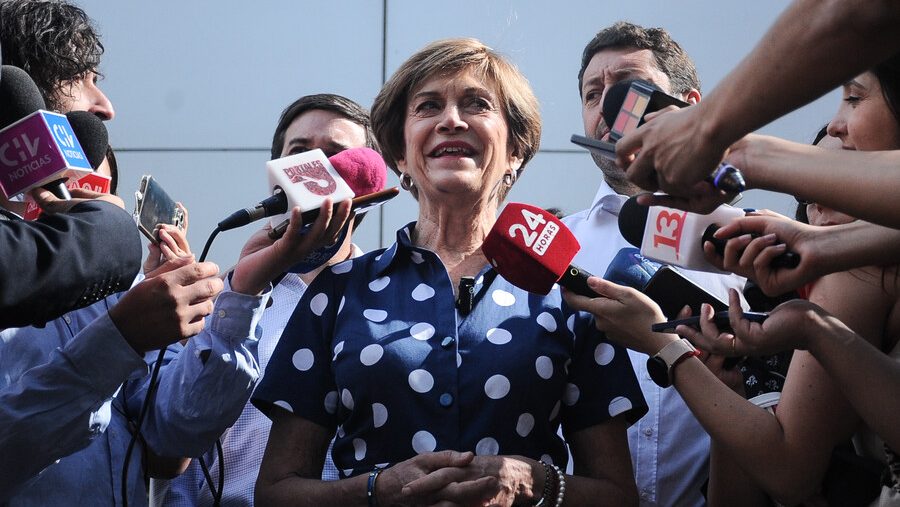 Matthei no tiene el camino pavimentado. Y las señales equívocas pueden afectarla. Por Sergio Muñoz Riveros