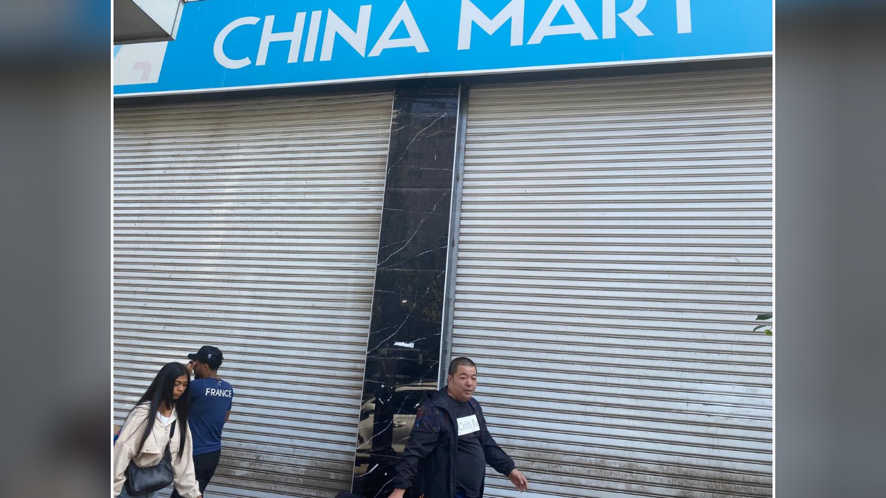 Crónica: El laberinto del barrio chino en Meiggs y el cierre del local ligado a Bo Yang, el amigo empresario de Cariola