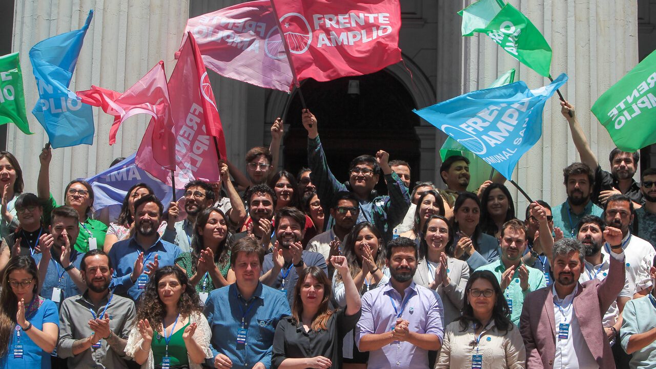 A los amigos todo; a los adversarios, la ley: el doble estándar en las filtraciones de Cariola y Hermosilla