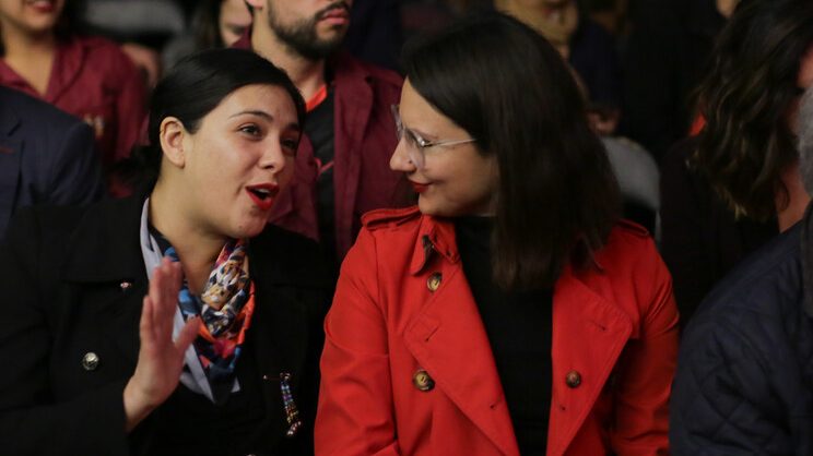 Los reveladores chats entre Cariola y Hassler antes y después que explotara el escándalo de Sierra Bella