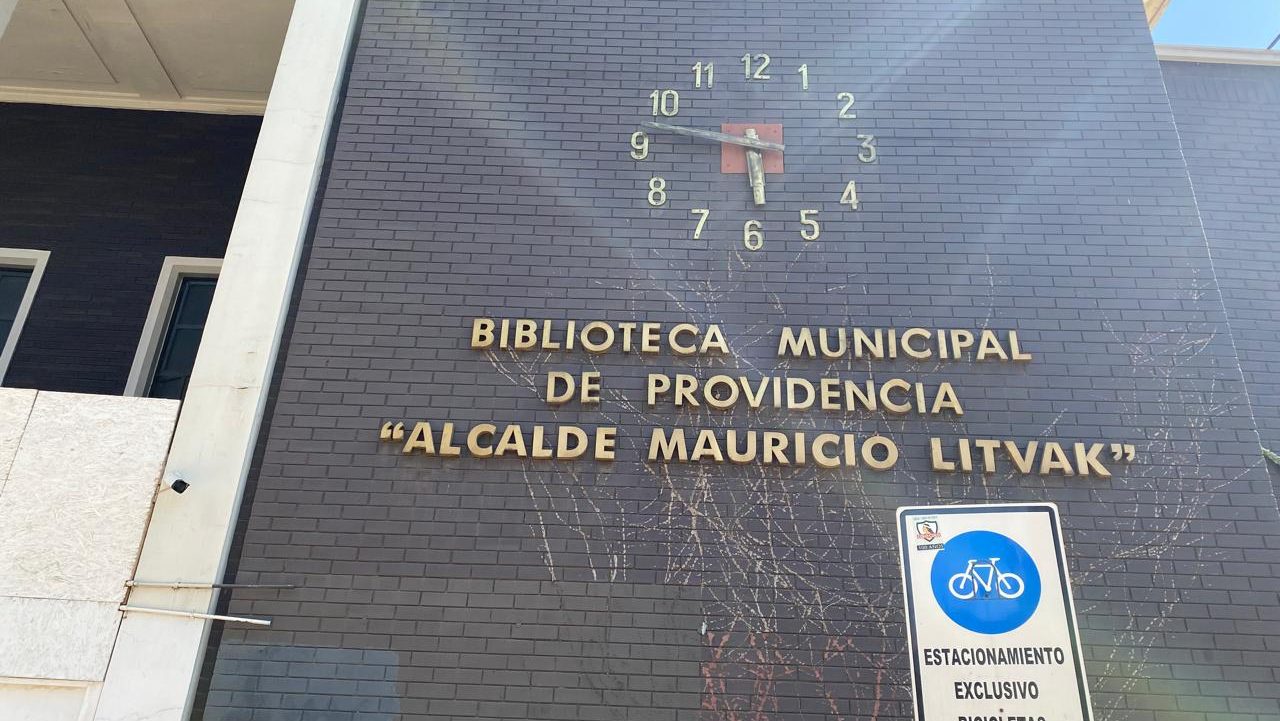 Crónica: Ante remodelación de Mercado de Providencia, Biblioteca Municipal busca nuevo hogar