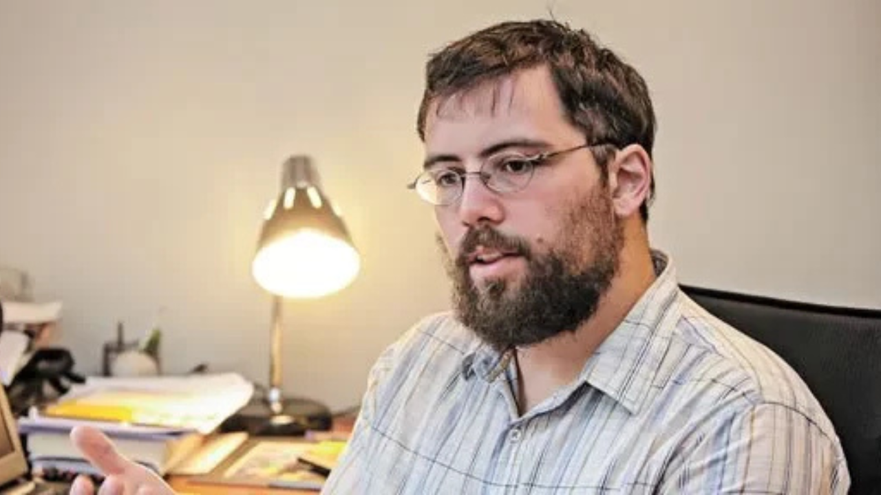 Pablo Ortúzar: “Winter es un personaje político de segunda línea, capitán de la barra de Boric”