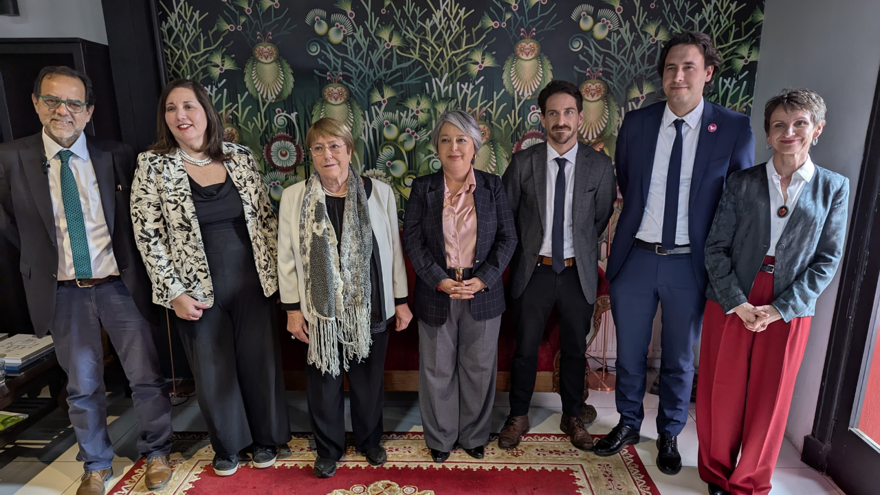 La notoria ausencia de Michelle Bachelet en primarias y cómo afectó a Carolina Tohá