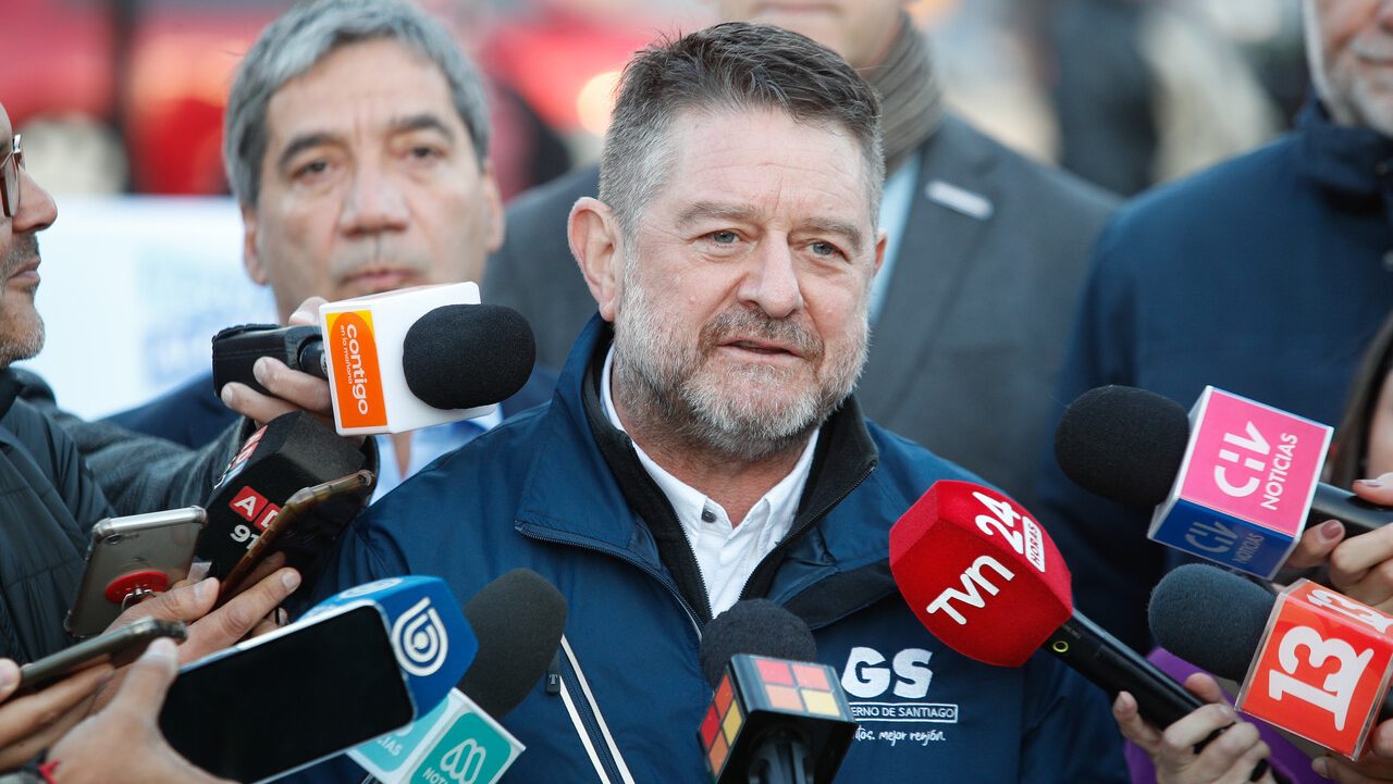 ProCultura: UAF detecta operaciones por casi $800 millones en efectivo de Claudio Orrego previo a su elección