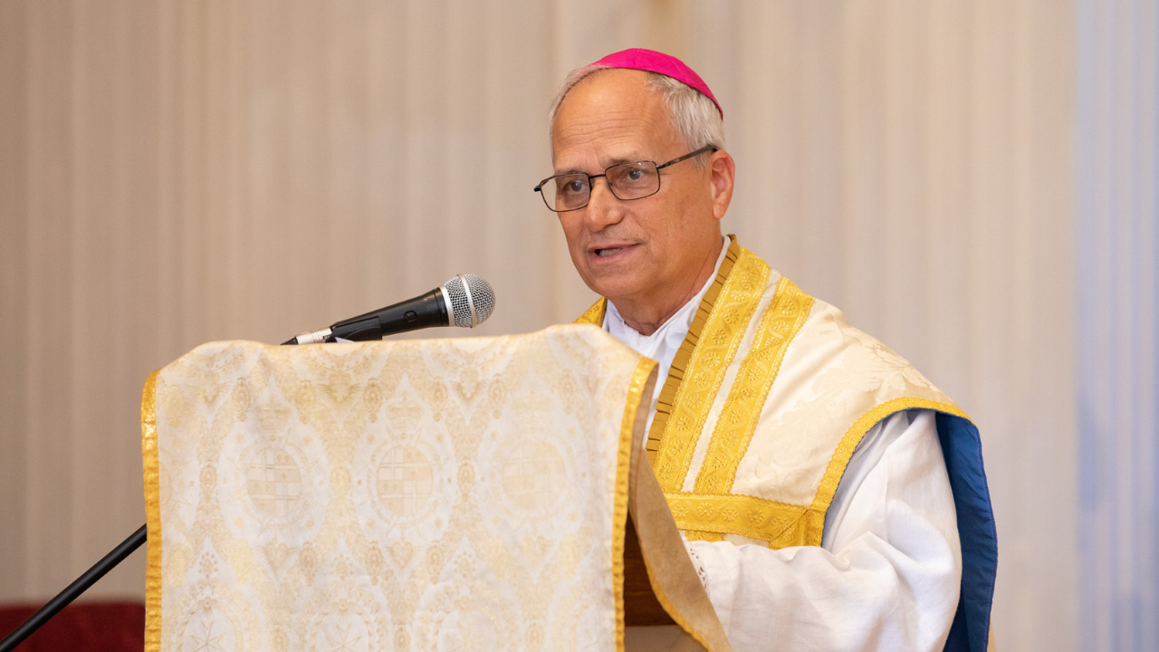 Lo que piensa el Papa León XIV sobre los homosexuales, las mujeres en el clero y otros tópicos