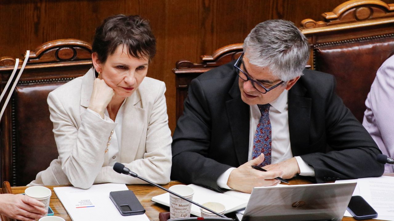 ¿Sale Marcel del gabinete?