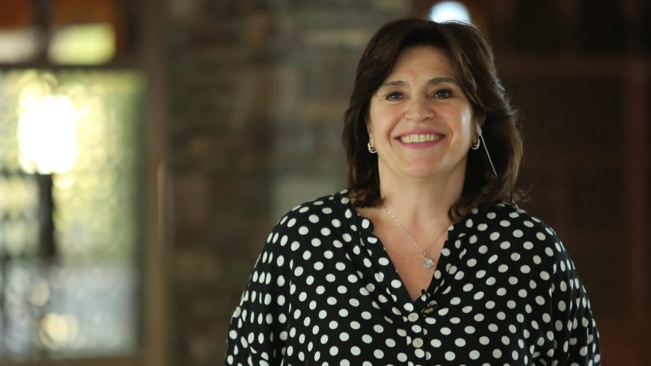 Ana Lya Uriarte: “Esta se vislumbra como una votación bastante ajustada entre las candidatas Tohá y Jara”