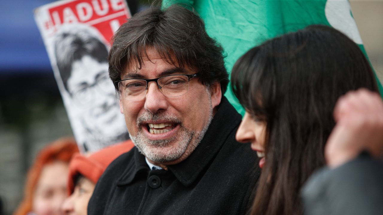 Qué hay detrás del discreto (pero influyente) apoyo de Jadue a la campaña de Jara