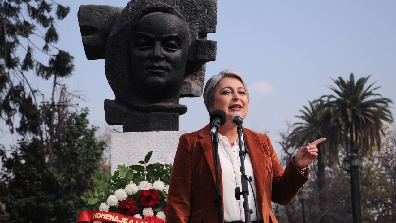 Perfil: El intenso trayecto político de Jeannette Jara (y los desconocidos pasajes de su historia)