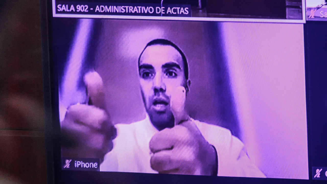 La cadena de errores que permitió salir de Chile a Martín de los Santos, el agresor de conserje de Vitacura