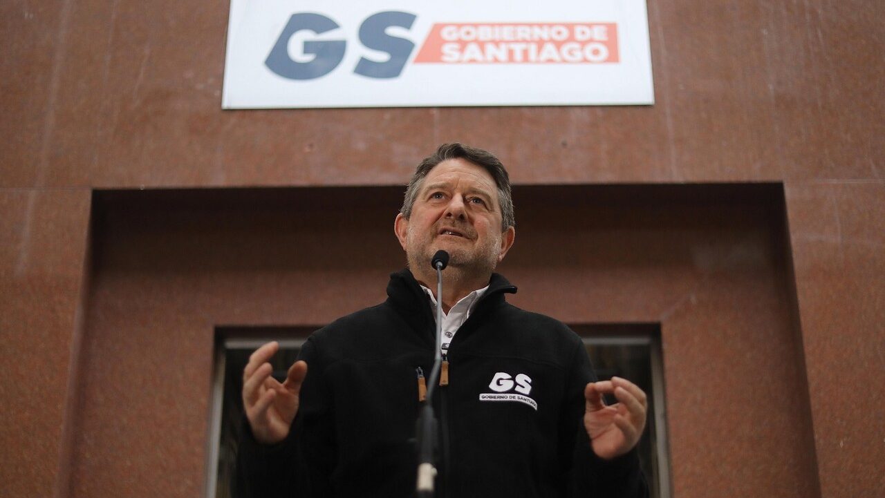 Cómo se elegirá al reemplazante de Claudio Orrego si prospera su destitución