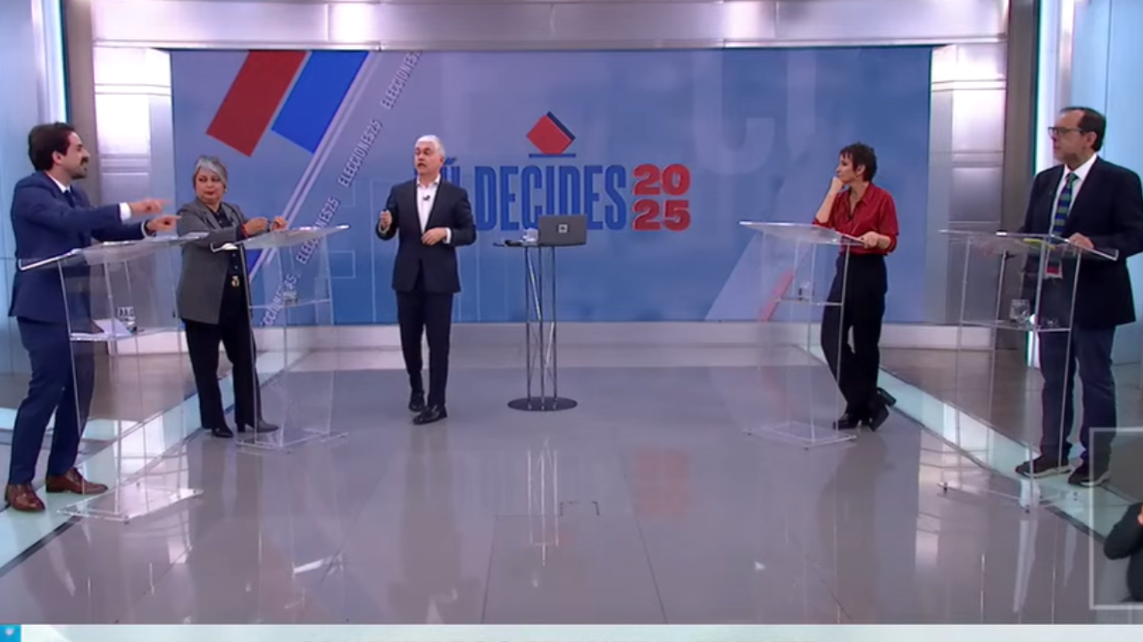 Tohá endurece sus diferencias con Jara y Winter en el debate, tras baja en las encuestas