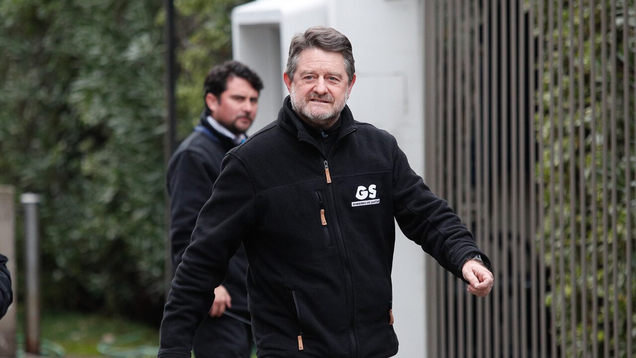 Las nuevas irregularidades por más de $1.800 millones en corporación a cargo de Orrego (y el rol de Alberto Larraín)