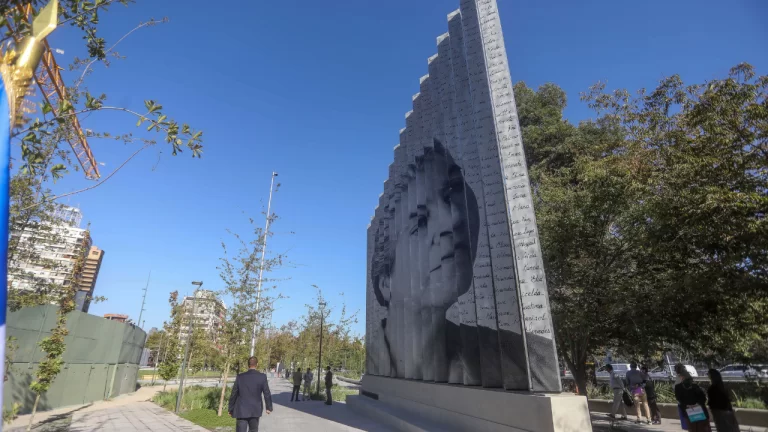 Monumento-a-Mistral-2-768x432.png