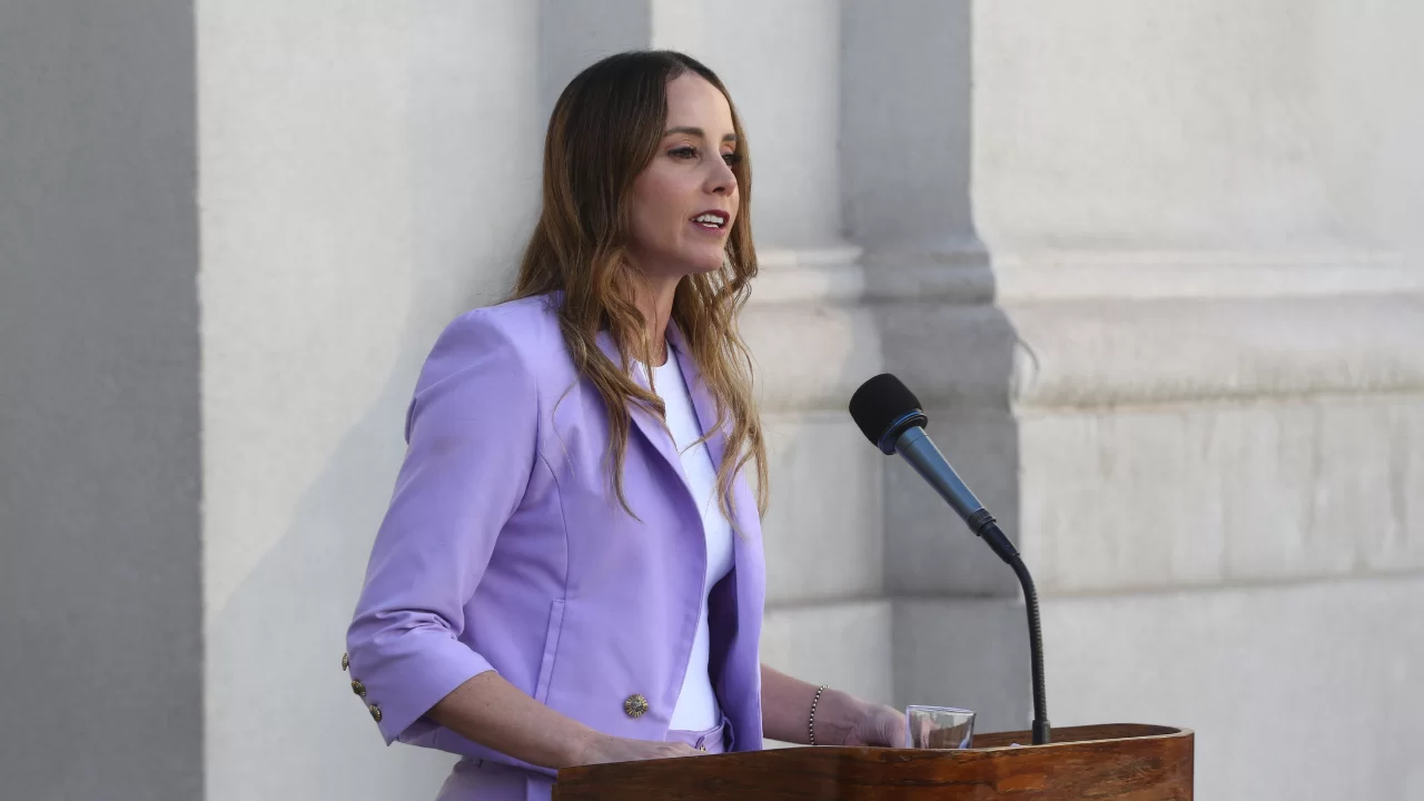 Cadem: Mayoría apunta a la inexperiencia como causa de la salida de Mara Sedini
