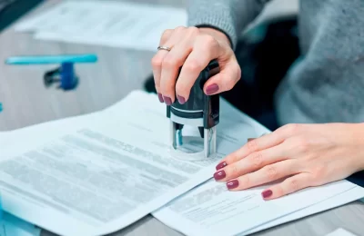 Permisología: A cuánto ascendió su millonario impacto económico durante el último año de Boric
