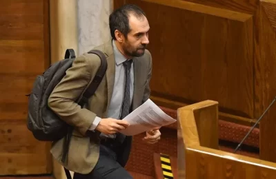 En qué está Nicolás Grau mientras se desata otra tormenta contra su gestión