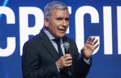 Perfil: Carlos Peña, la vida de contrastes del rector y la incógnita de su futuro en la UDP
