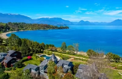 Bahía Coique en pausa: qué mantiene suspendida la evaluación del proyecto de la familia Piñera en el lago Ranco