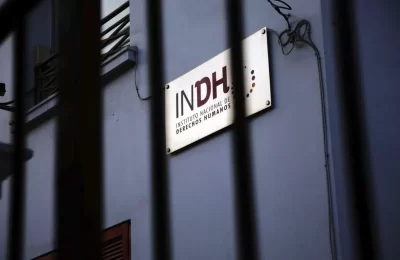 Acta del INDH revela resistencia a condenar la violencia en los liceos emblemáticos