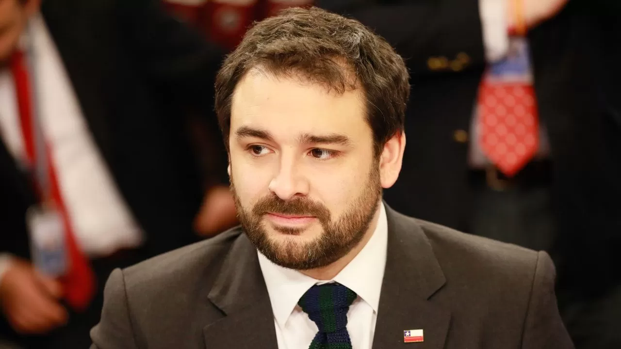 Renuncia subsecretario de Hacienda tras dar positivo en alcotest o test de drogas