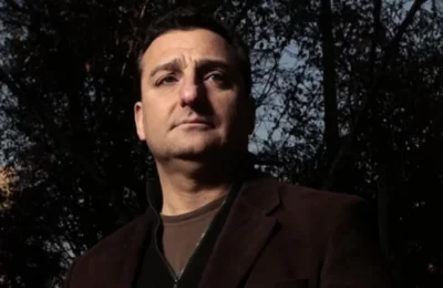 Max Colodro: “El cadáver del socialismo democrático respira, pero conectado al oxígeno del PC y el FA”