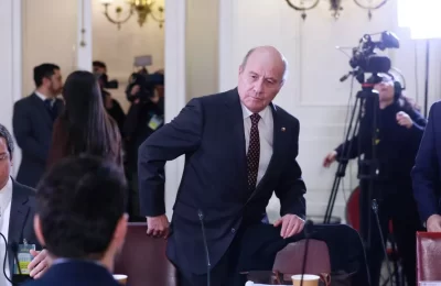 Los altos y bajos del estreno de Quiroz en la sala de máquinas de la política
