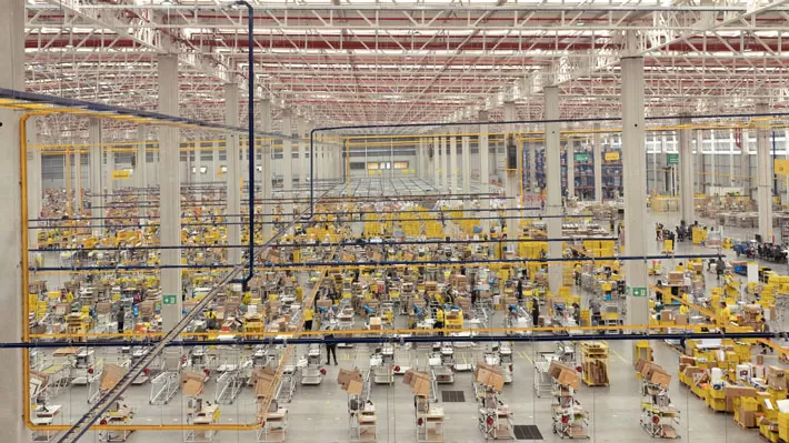 El gigante amarillo remece el mercado de libros y pone en jaque a librerías chilenas