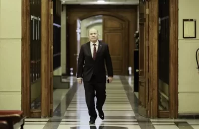 La megarreforma no basta para sacar el freno de mano